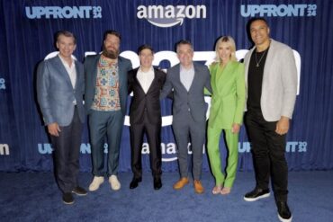 Bild: Mike Hopkins, Ryan Fitzpatrick, Jay Marine, Jared Stacy, Charissa Thompson und Tony Gonzalez waren gestern bei der Präsentation dabei (c) Craig Barritt-Getty Images für Amazon)