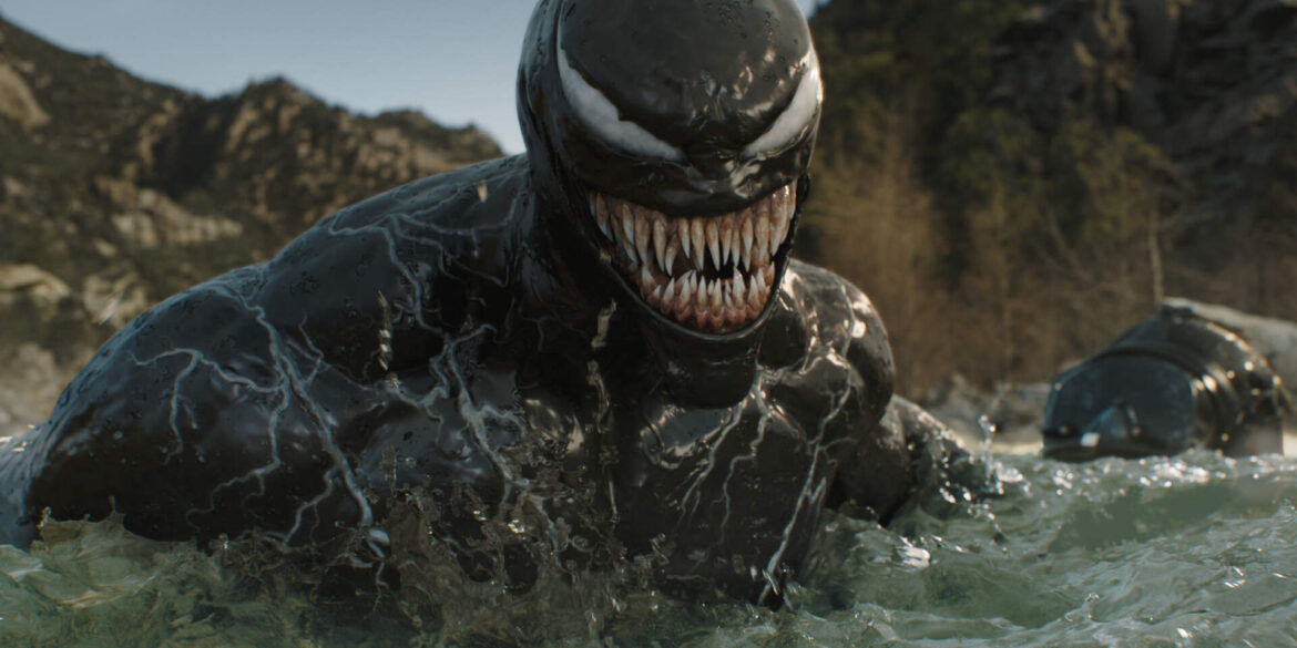 Bild aus Venom: The Last Dance: Venom in einem See