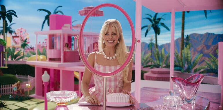 Margot Robbie im Kinofilm Barbie