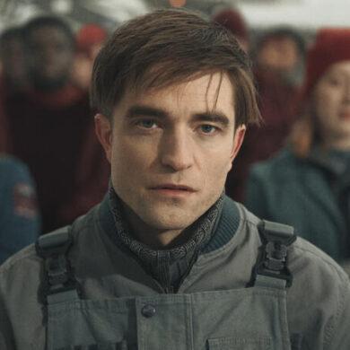 Robert Pattinson in Mickey17