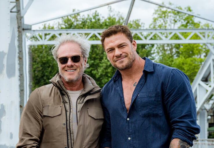 Alan Ritchson (r.) und Andreas R. Klein, Vorstandsvorsitzender der Splendid Medien AG