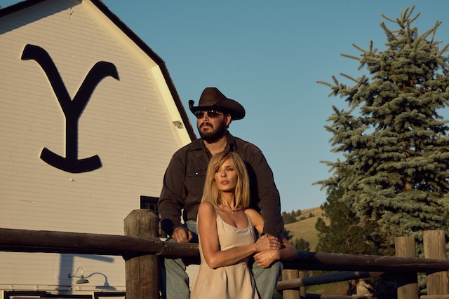 L-R: Cole Hauser as Rip Wheeler und Kelly Reilly als Beth Dutton in Episode 513 der Serie Yellowstone (c) Paramount