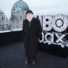 George R. R. Martin mit HBO Max-Logo in Berlin